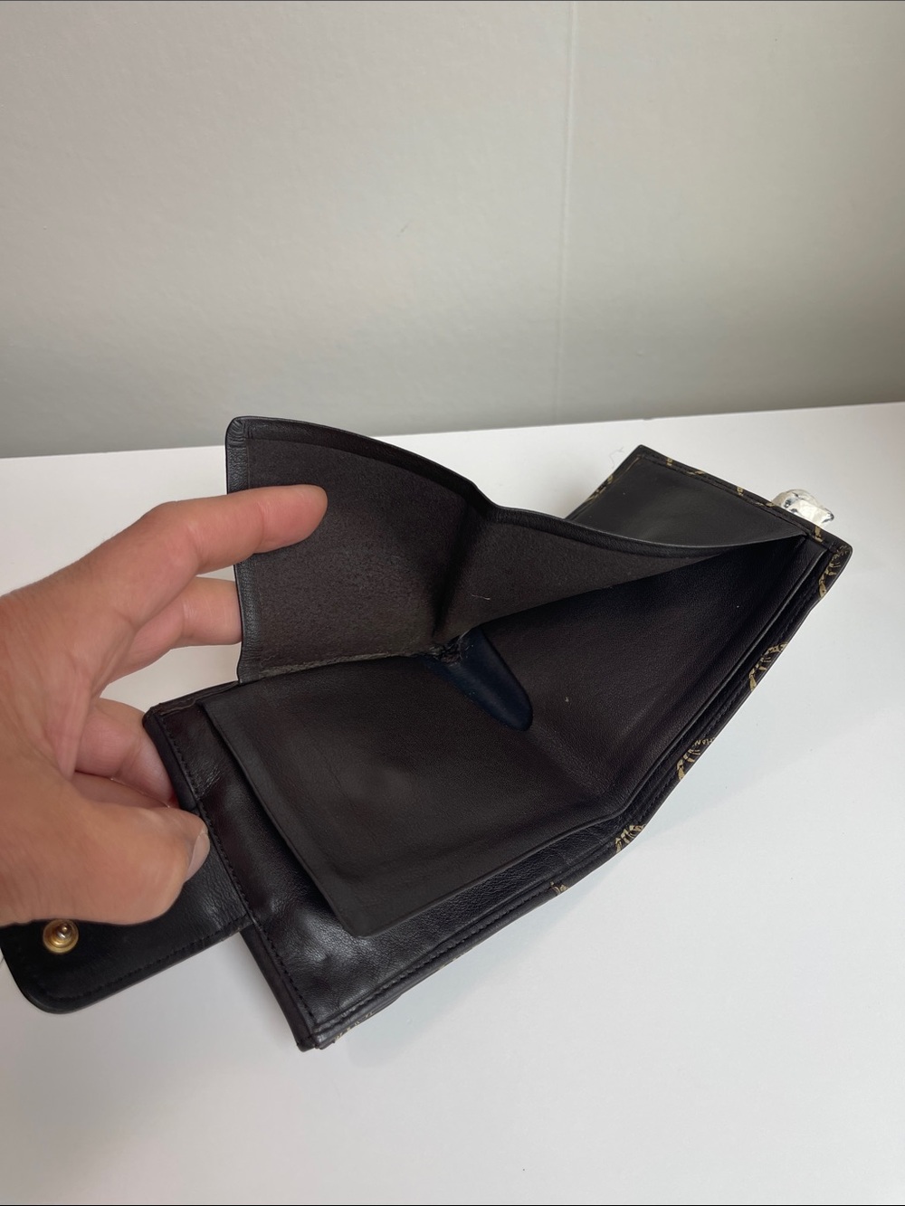 Longchamp Leather Wallet - Picture 15 of 16